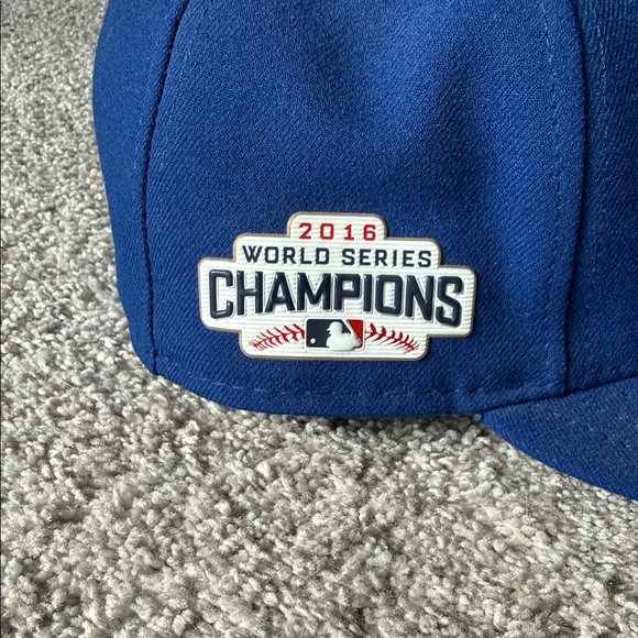 New Era Royal Blue Cubs World Series Champions Cap - 7.5 - Picture 2 of 4